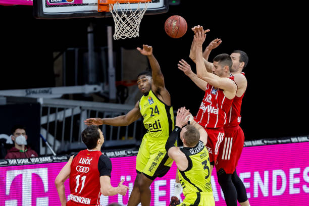 足协公布2025准入名单：沧州雄狮、广州队无缘.