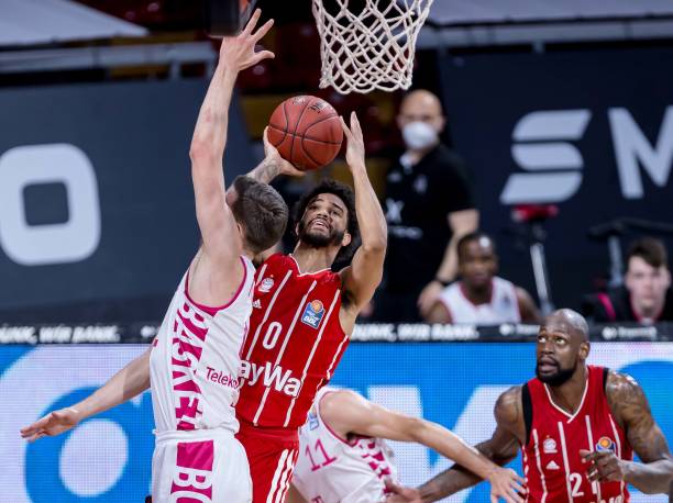 中国男篮结束与西班牙联队热身赛 目前已经抵达荷兰准备最后两场教学赛