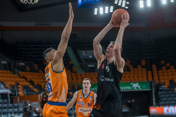 足球不仅是 足球不仅是